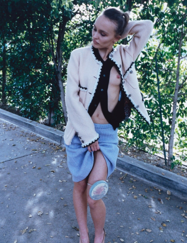 Lily-Rose Depp nue dans ALL-IN Magazine