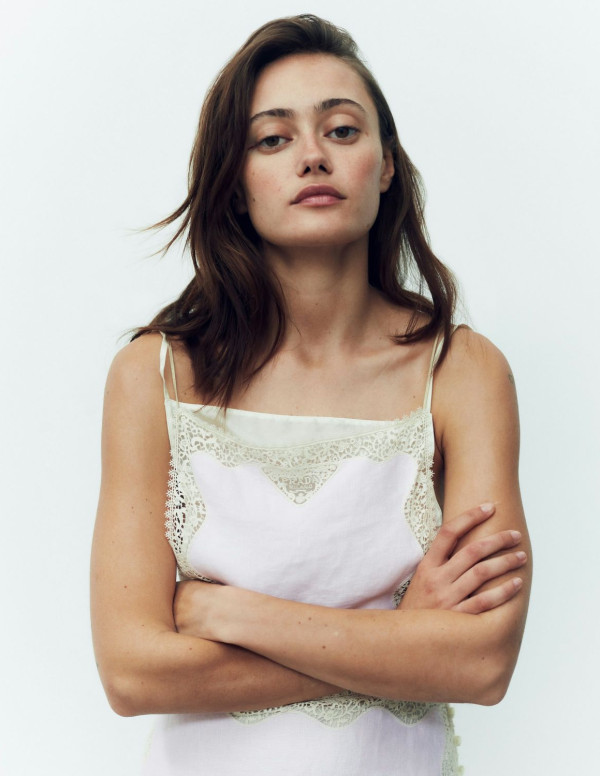 Le charme irrésistible d'Ella Purnell dans Nylon Magazine