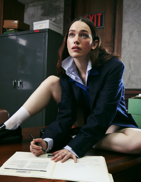 Victoria Pedretti : Mystère et Glamour dans Numéro Magazine