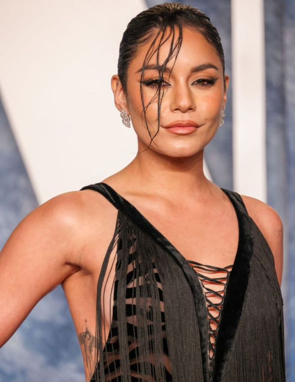Vanessa Hudgens aux Oscar Vanity Faire à Beverly Hills