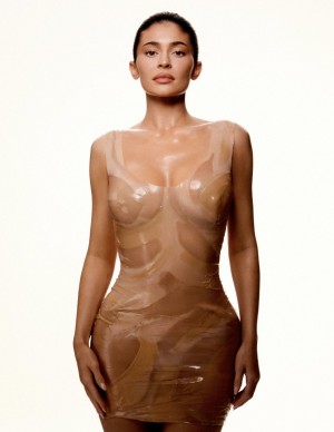 Kylie Jenner dévoile son élixir flou magique : révolution ou illusion ?