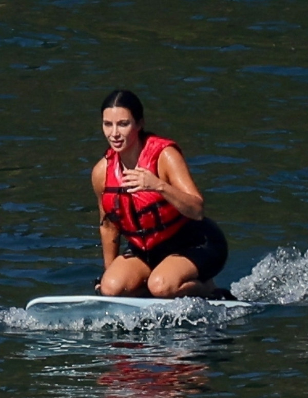 Kim Kardashian en quête d'équilibre au lac Coeur d'Alene