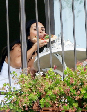 photos Ekin-Su Culculoglu