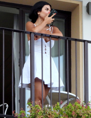 photos Ekin-Su Culculoglu