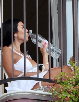 photos Ekin-Su Culculoglu