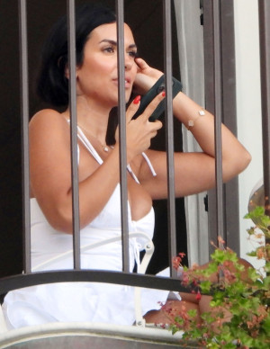 photos Ekin-Su Culculoglu