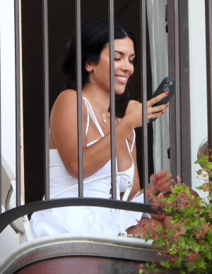 photos Ekin-Su Culculoglu