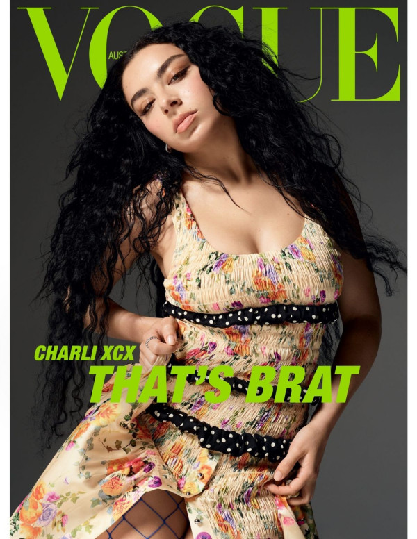 Charli XCX, la muse du désir enflammé dans Vogue Australie