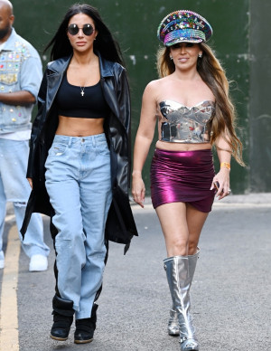 Lèvres scintillantes et bottes argentées : Tulisa et Michelle à Manchester Pride