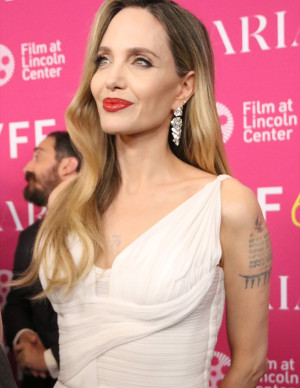 Angelina Jolie en déesse grecque au 62e NY Film Festival