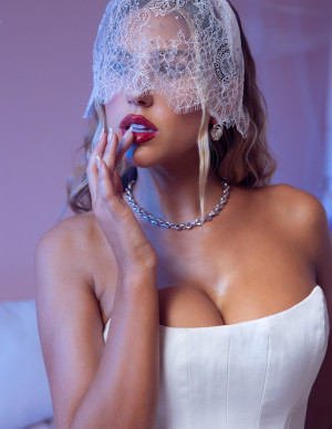 photos Kara del Toro