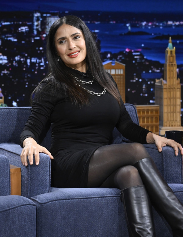Salma Hayek charme New York chez Jimmy Fallon