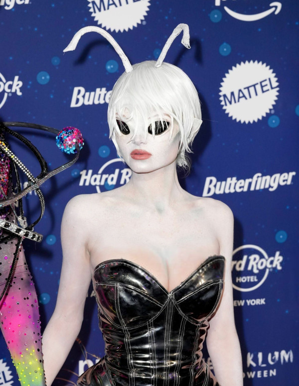 Leni Klum en extraterrestre futuriste : un Halloween intergalactique chez Heidi Klum !