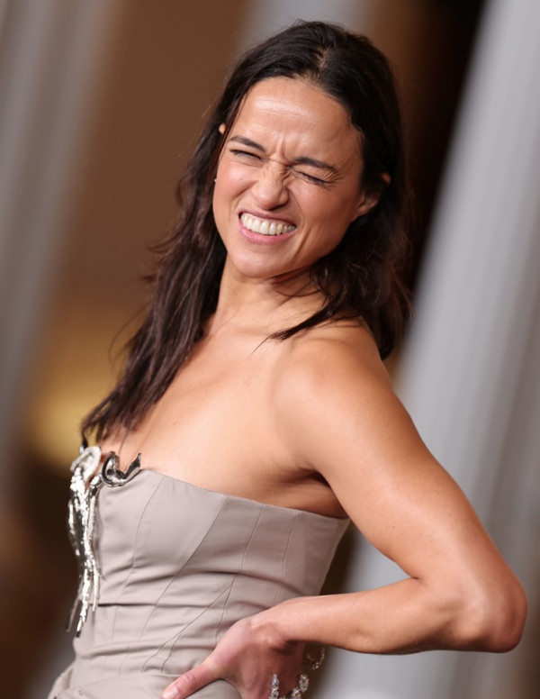 Michelle Rodriguez brille de naturel au LACMA Art+Film Gala
