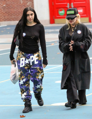 photos Lourdes Leon