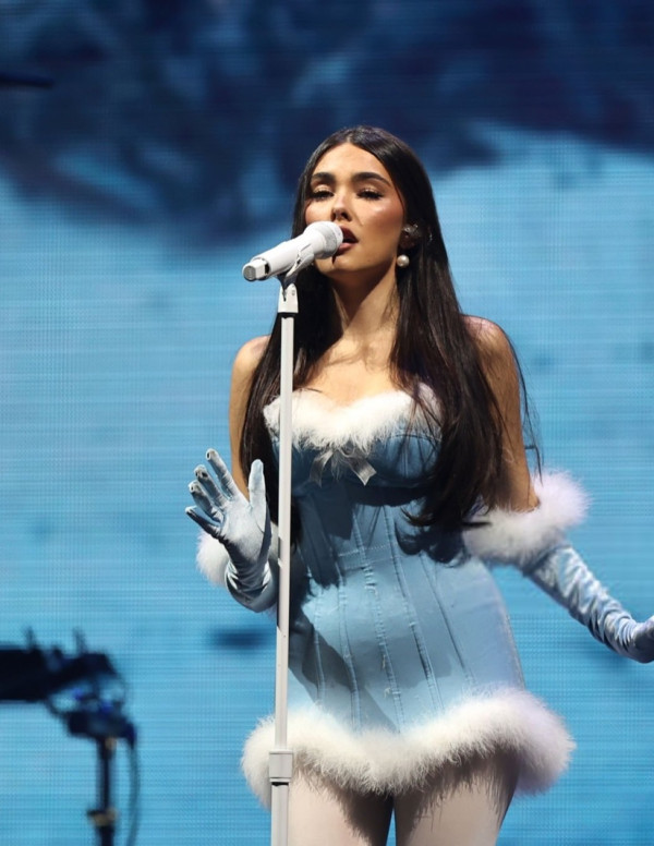 Madison Beer enchante le Jingle Ball avec son look givré en Texas