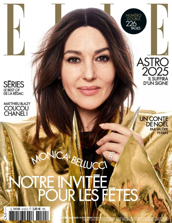 Monica Bellucci brille en or pour les fêtes !