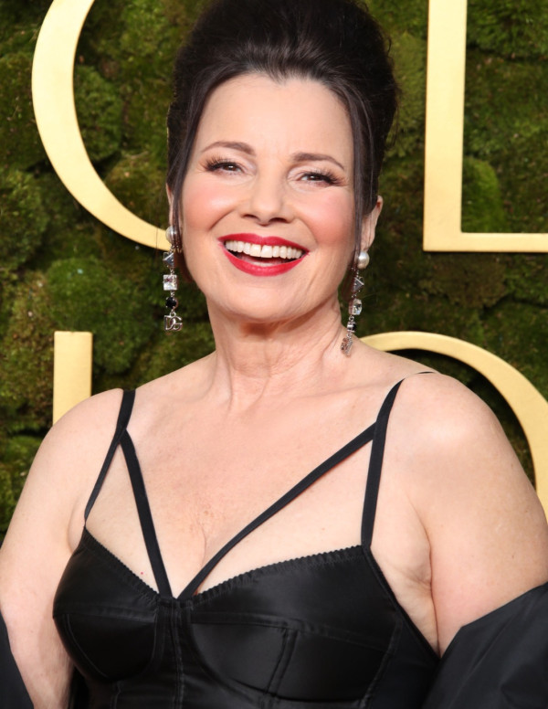 Fran Drescher : Toujours élégante, l’icône des tapis rouges