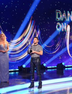 photos Holly Willoughby