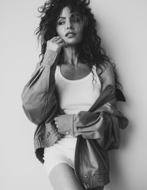 photos Sarah Shahi