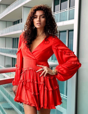 Blanca Blanco en mode Reine du balcon sous le ciel de Miami