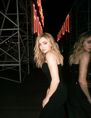 photos Peyton Roi List