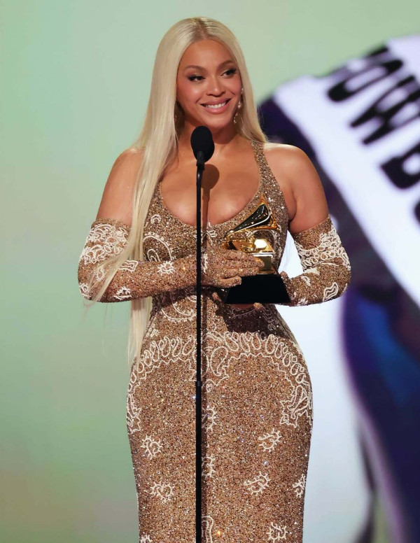 Beyoncé Rayonne à la 67ème Cérémonie des Grammy à L.A.