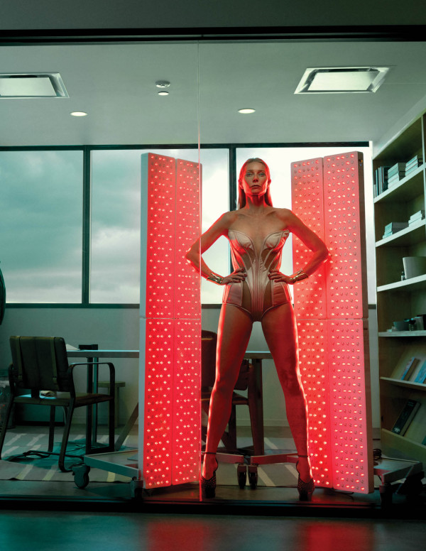Gwyneth Paltrow : Reine Lumineuse, Corps d’Acier, Look Sci-Fi !