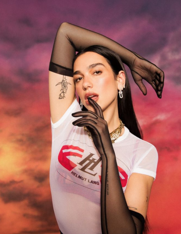 Dua Lipa, reine du kitsch sur Radical Optimism Tour ! 