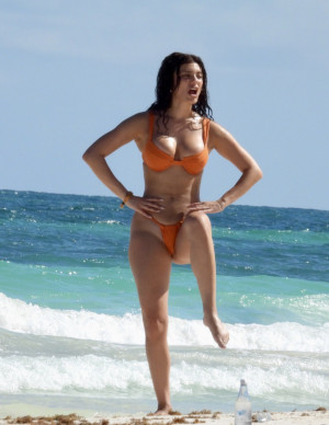 photos Kelsey Calemine