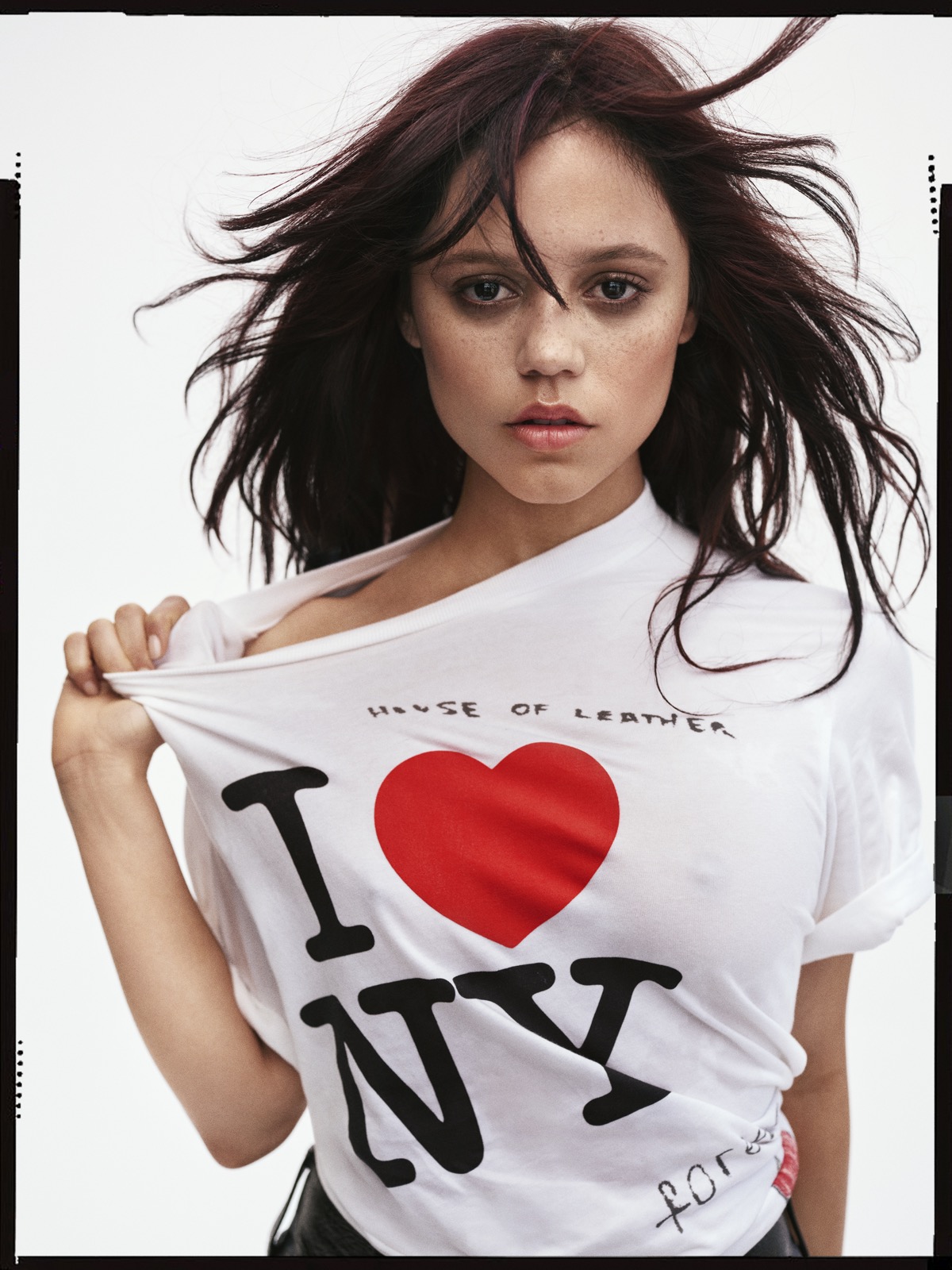 Jenna Ortega joue la rebelle pour V Magazine 