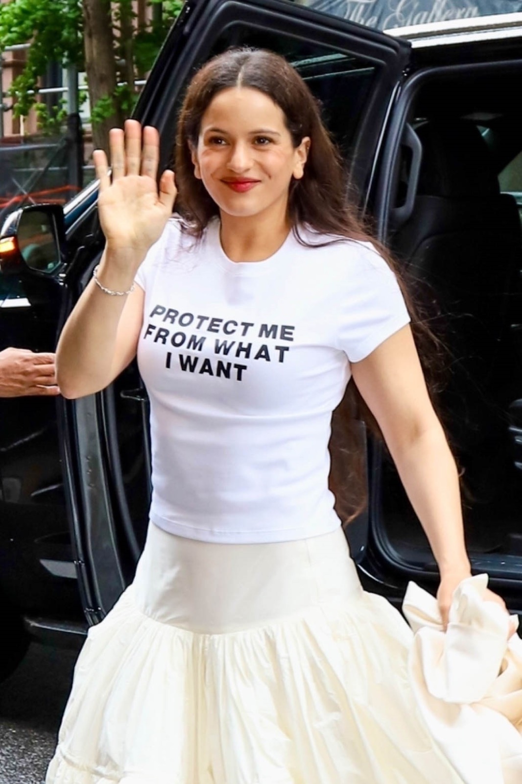 Rosalia sort en mode princesse rebelle à NY