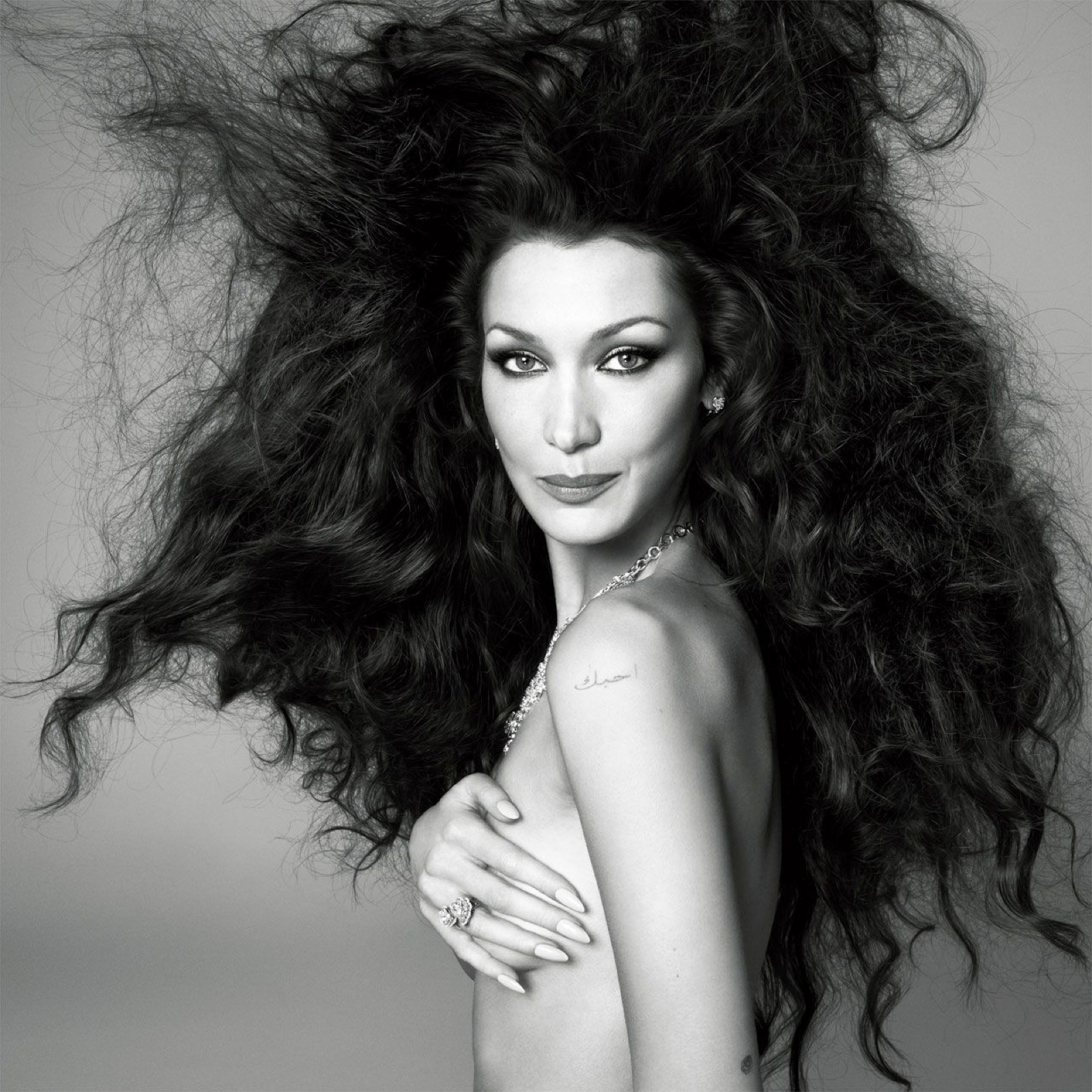 Bella Hadid : Quand le métal devient trop glamour !