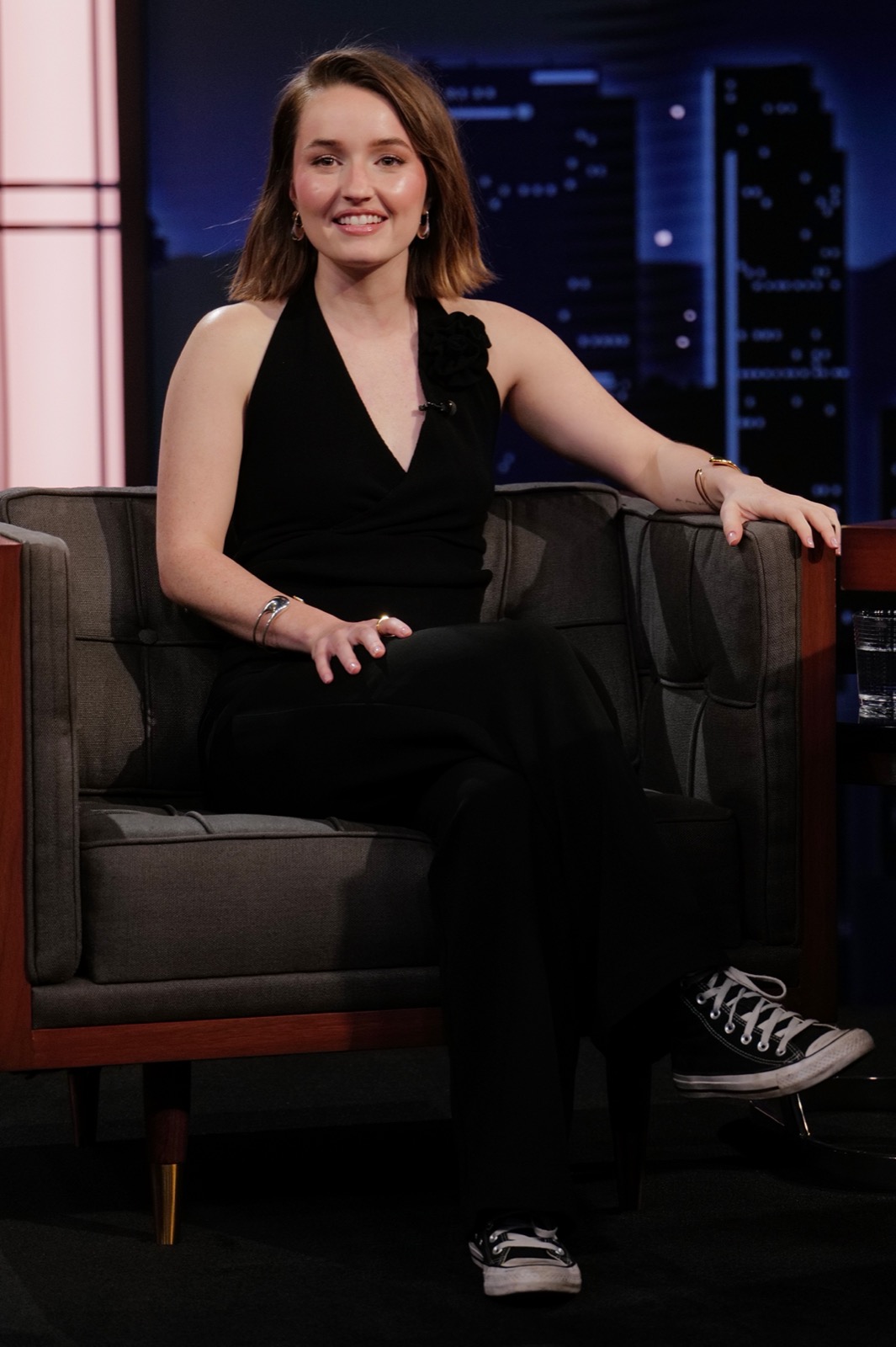 Kaitlyn Dever chez Kimmel : chic ou trop décontractée ?