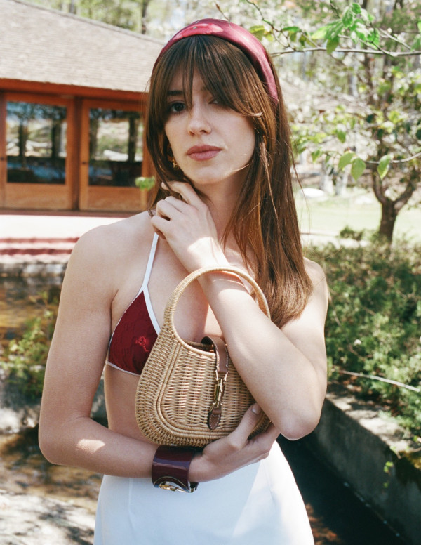 Daisy Edgar-Jones : Reine des Rochers et des Sacs Tressés !