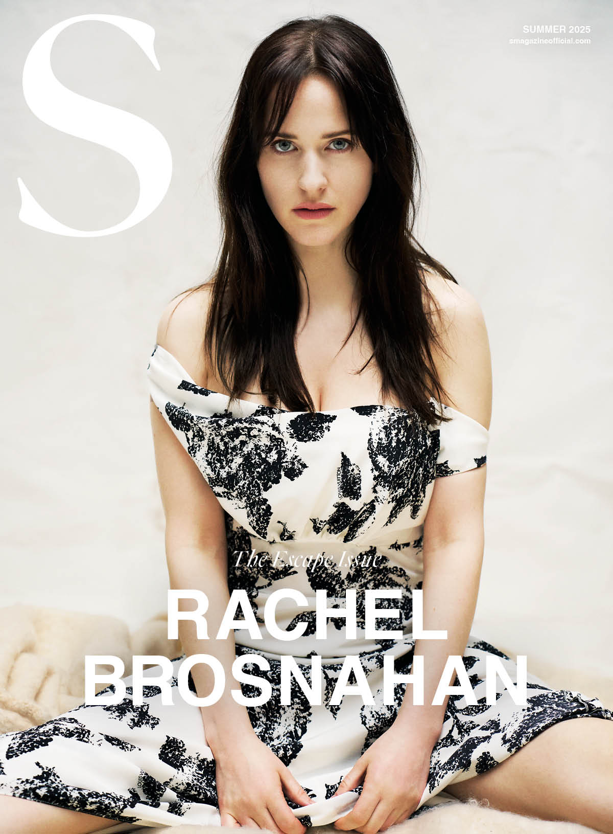 Rachel Brosnahan, reine du style qui défie la gravité en couverture !