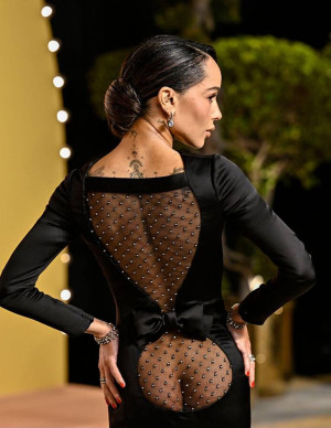 Zoë Kravitz : la Reine du Dos Nu Volé la Vedette à l’Oscar Party !