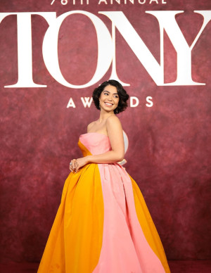 Auli'i Cravalho illumine les Tony Awards en arc-en-ciel chic !