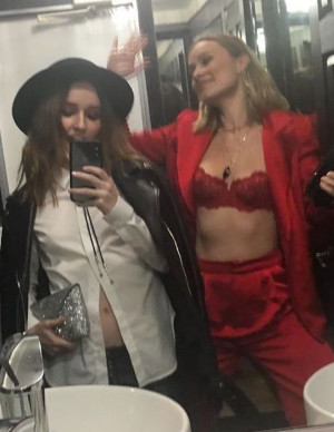 photos Kaitlyn Dever