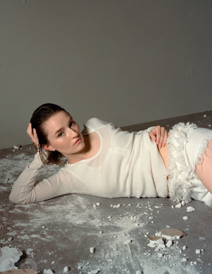 photos Kaitlyn Dever