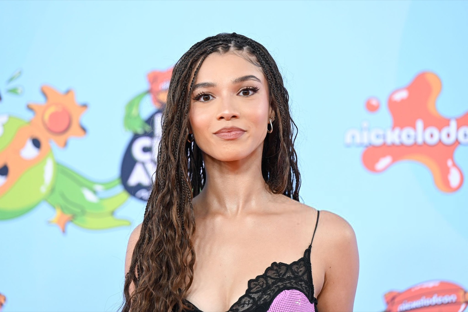 Malia Baker : starlette Nickelodeon, elle régente les Awards sans effort !