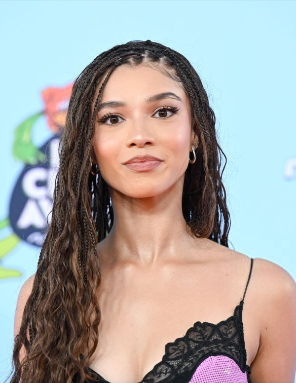 Malia Baker : starlette Nickelodeon, elle régente les Awards sans effort !