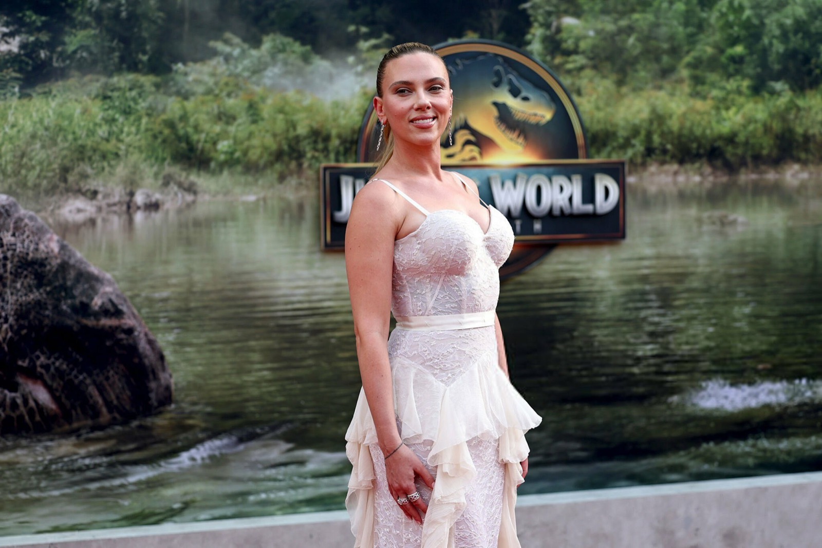 Scarlett Johansson, star des dinos… ou reine du tapis rouge en dentelle ?