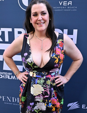 photos Melanie Lynskey