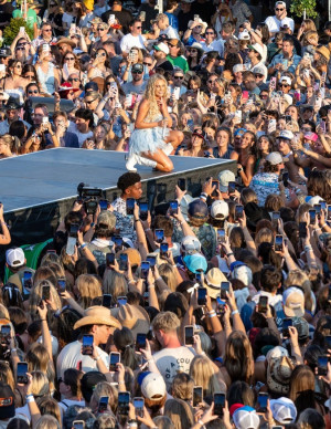 photos Megan Moroney