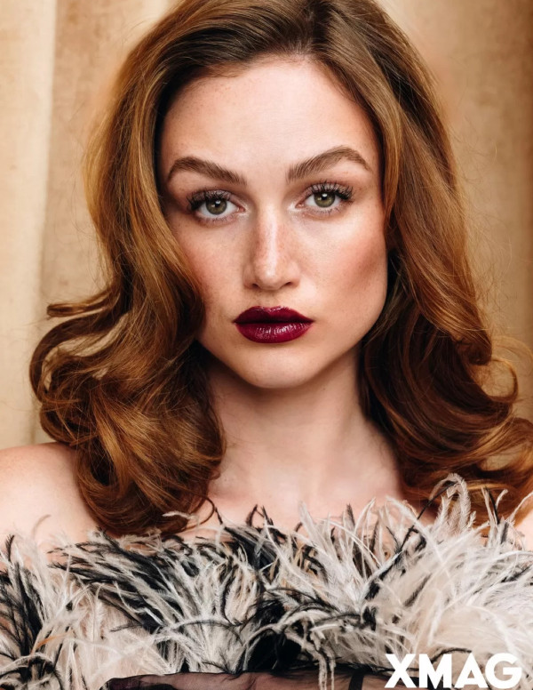 Madison Lintz : La Reine des Plumes, Éblouissante et Inarrêtable !