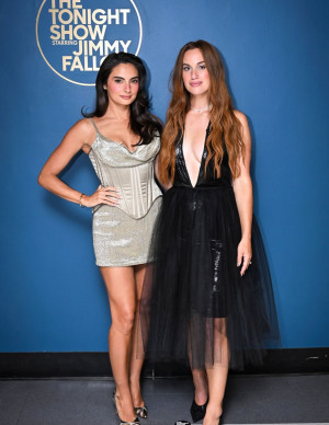 Paige et Hannah brillent sous les projecteurs chez Fallon