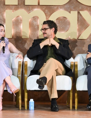 photos Kaitlyn Dever