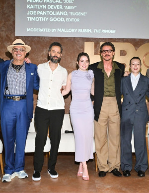 photos Kaitlyn Dever