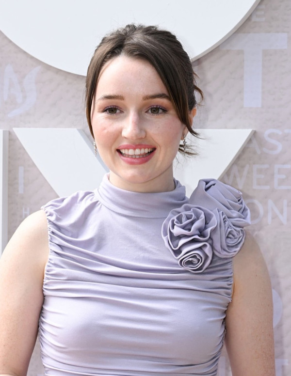Kaitlyn Dever à la célébration HBO Max des nominations Emmy